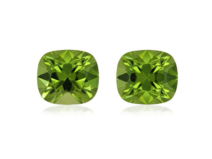 Green Apple Peridot 7.42 CT / 2