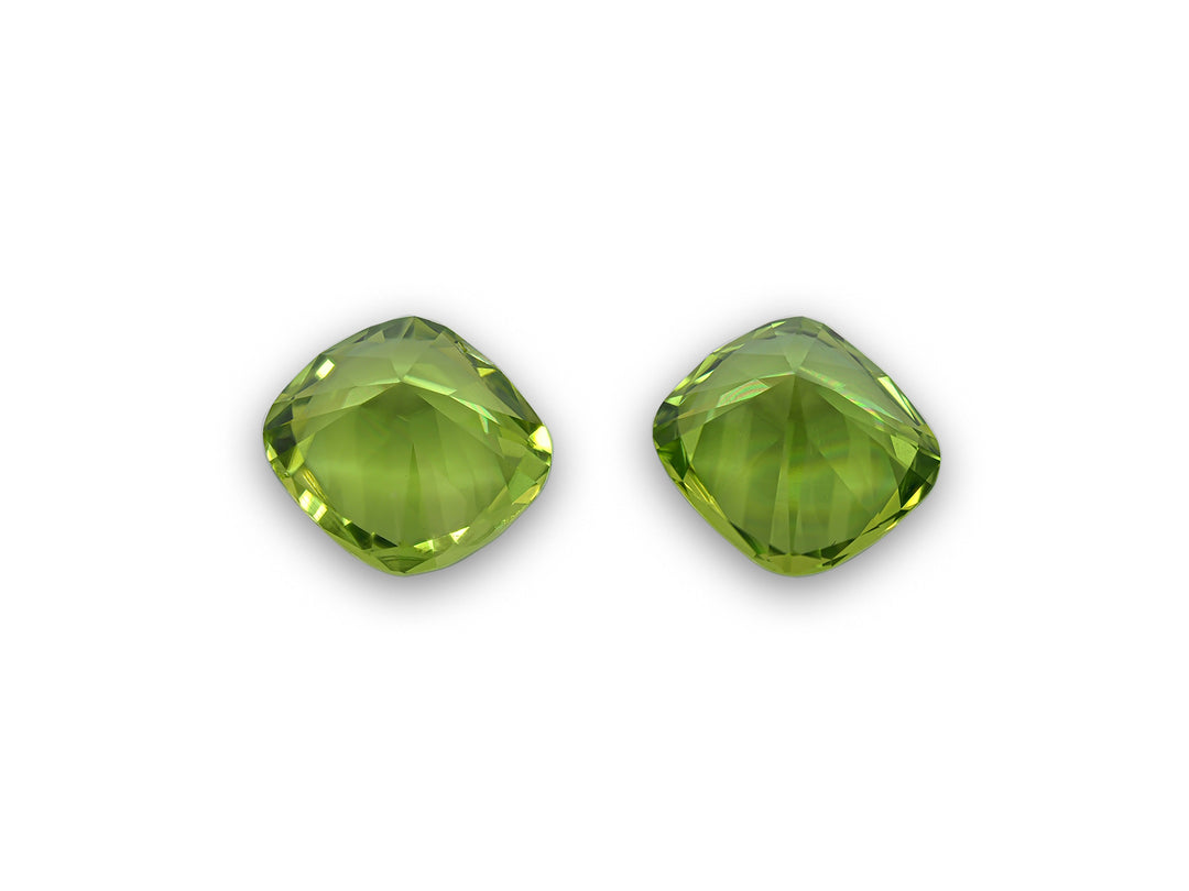 Green Apple Peridot 7.42 CT / 2
