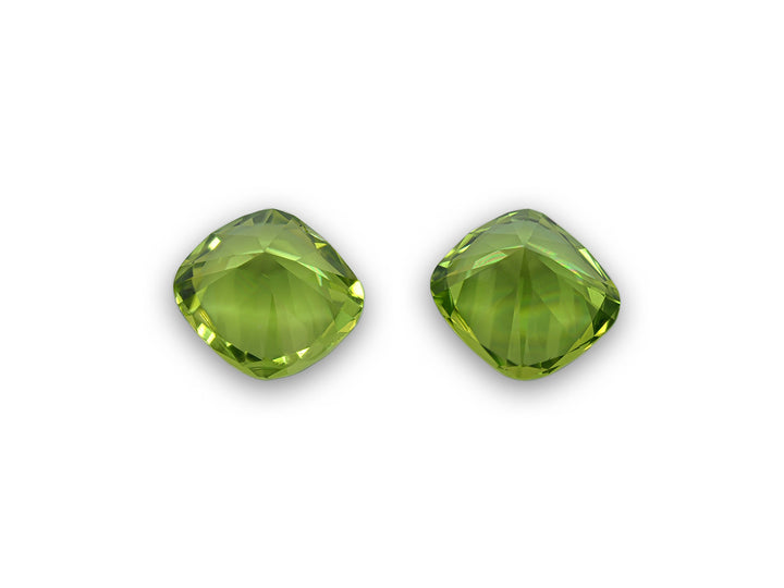 Green Apple Peridot 7.42 CT / 2