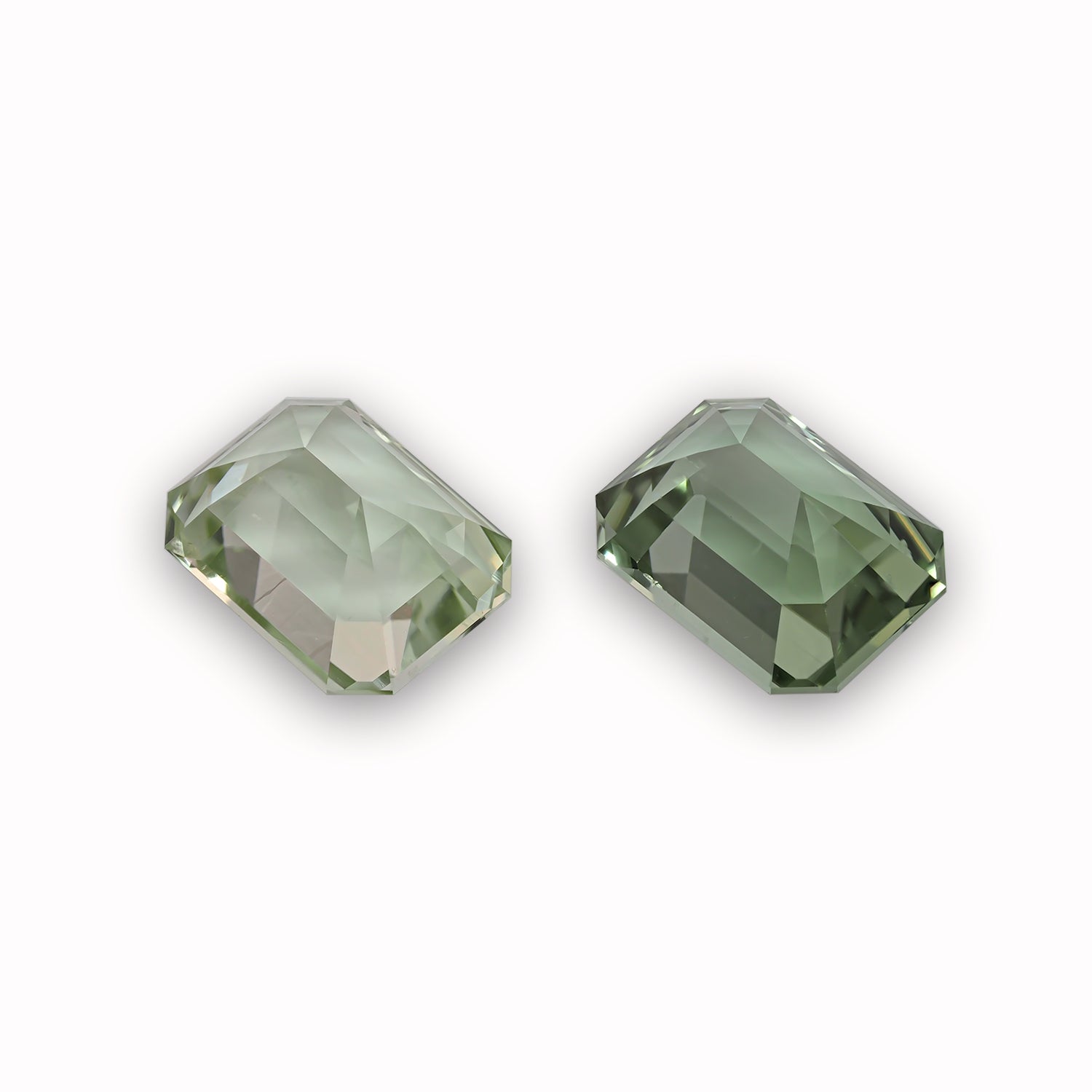 Tourmaline 4.76 CT / 2